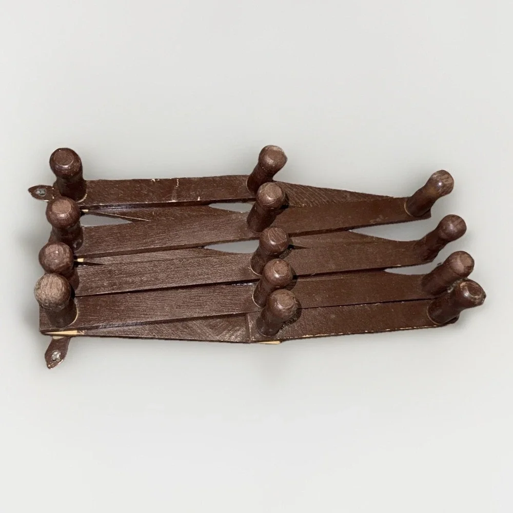 Vintage wood accordian expandable 13 wall hooks rack hanger Made In Tawain